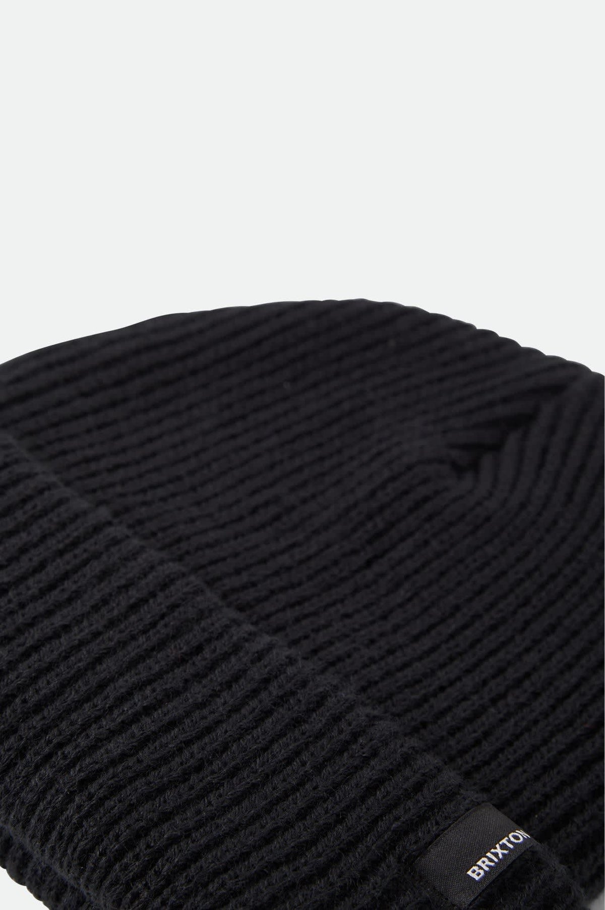 Brixton Chunky Heist Beanie - Black – knit and label detail