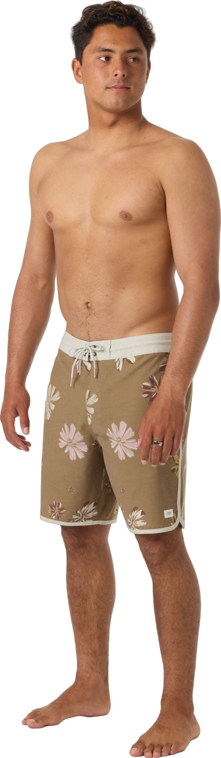 O'Neill Cruzer Scallop 18" Men's Boardshorts - Dark Khaki – alternate view 1