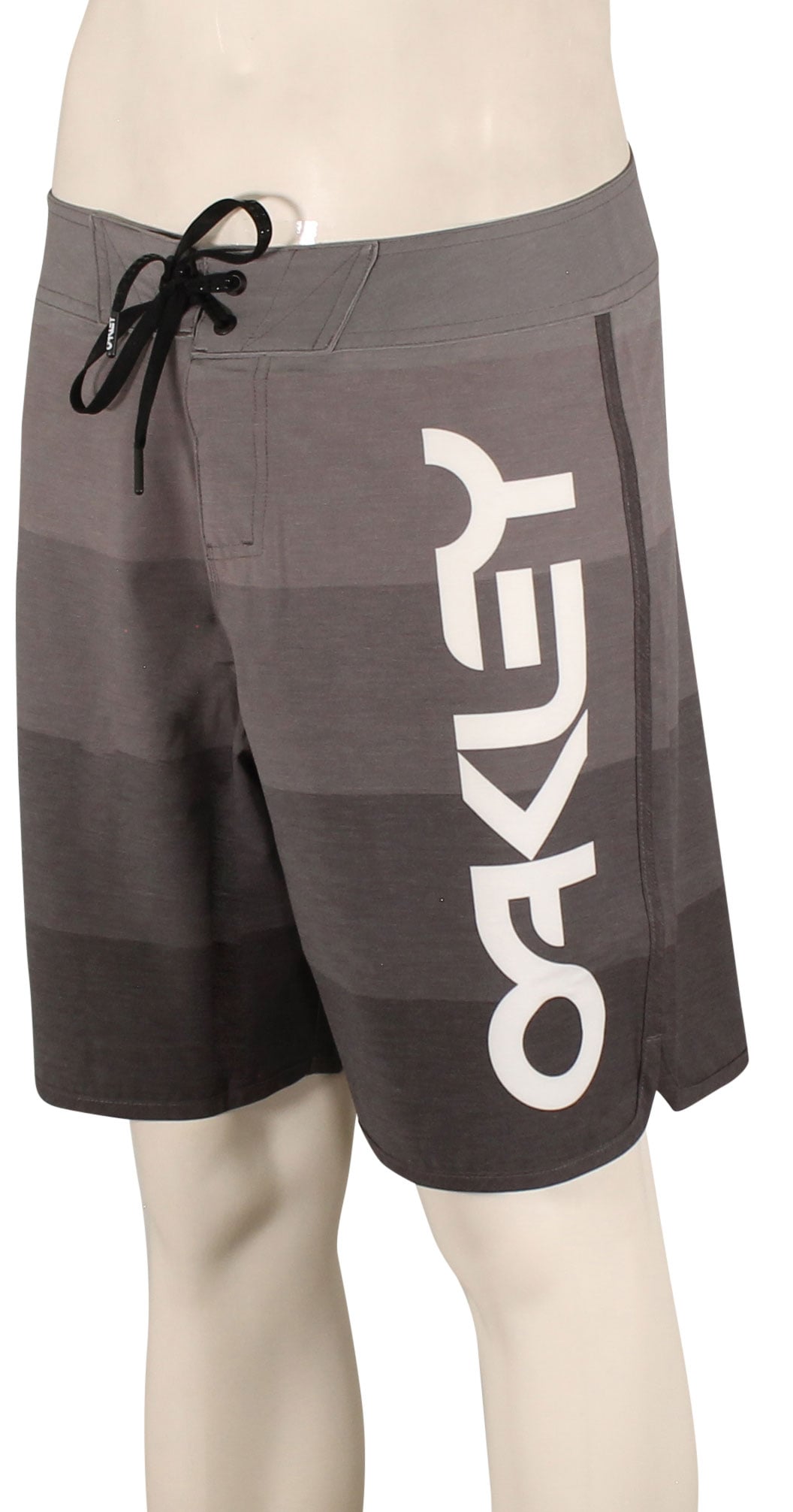 Oakley Retro Mark 19" Boardshorts - Blackout