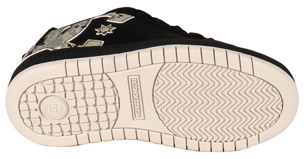 DC Kid's Court Graffik Shoe - Black / Green Print – sole view