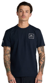 RVCA Men's Short Sleeve Surf Shirt - Black